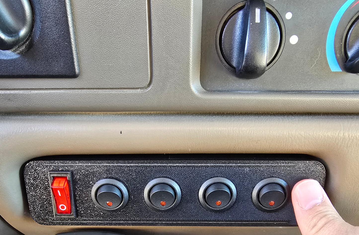 1999-2003 Ford F-250 F-350 Pre-Wired Full Size Cubby Accessory 4 Switch Panel