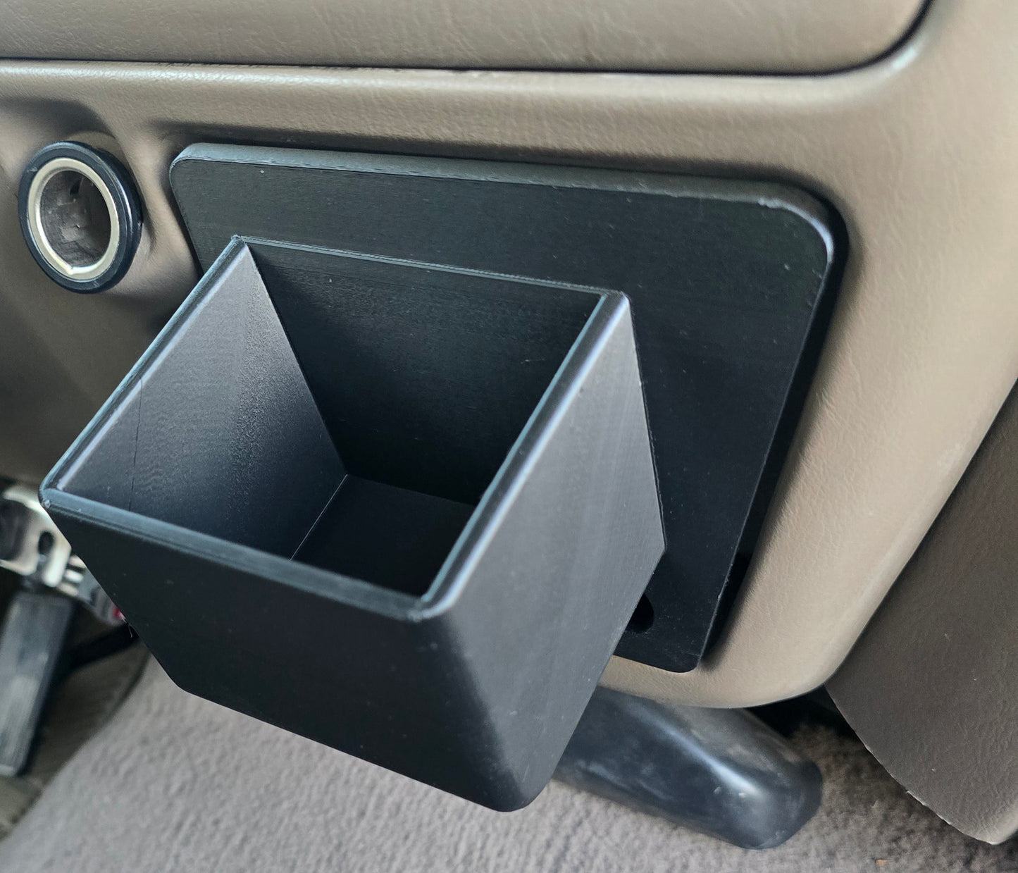 1999-2004 Ford F-250 F-350 Excursion Cubby Dash Hook Panel Replacement