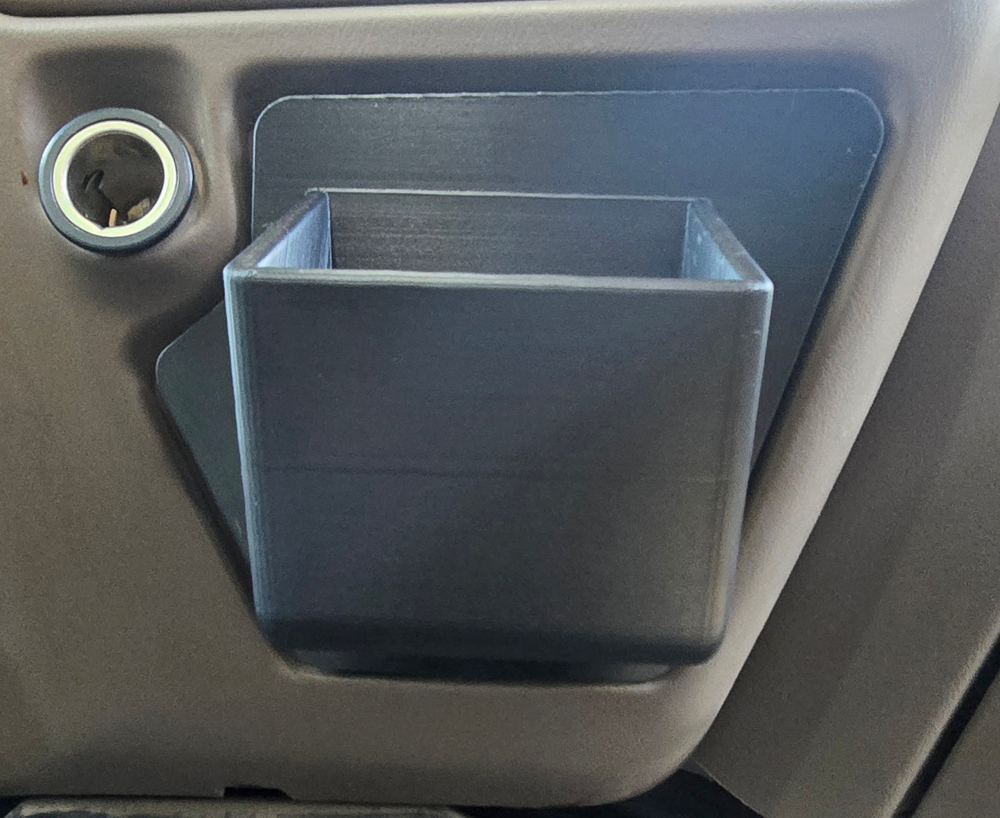 1999-2004 Ford F-250 F-350 Excursion Cubby Dash Hook Panel Replacement