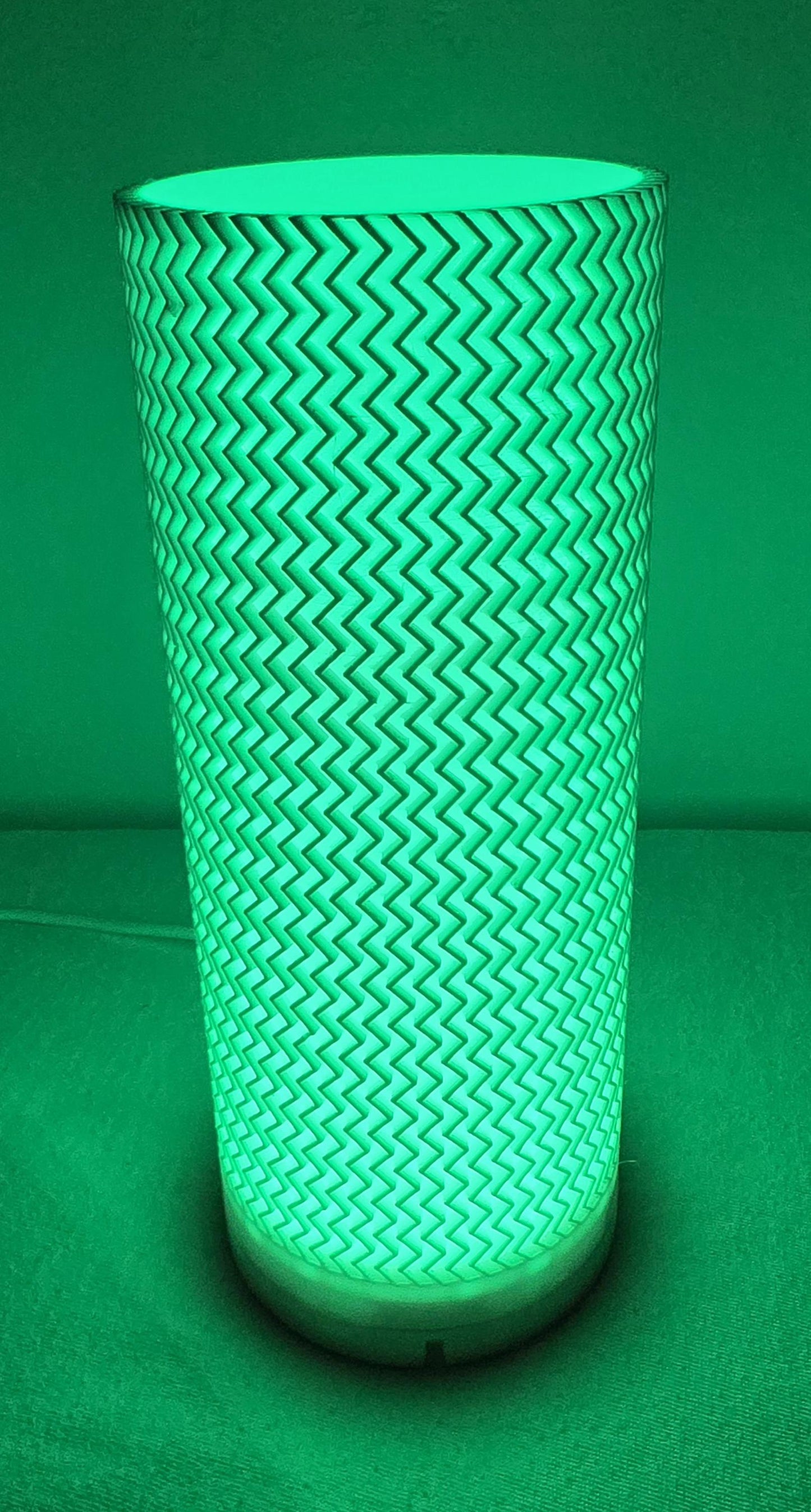 USB Powered - ZIGZAG Bambu LED Desk Lamp Light - Remote Allows 16 Colors and Various Modes